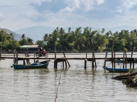 nhatrang-wooden-bridge